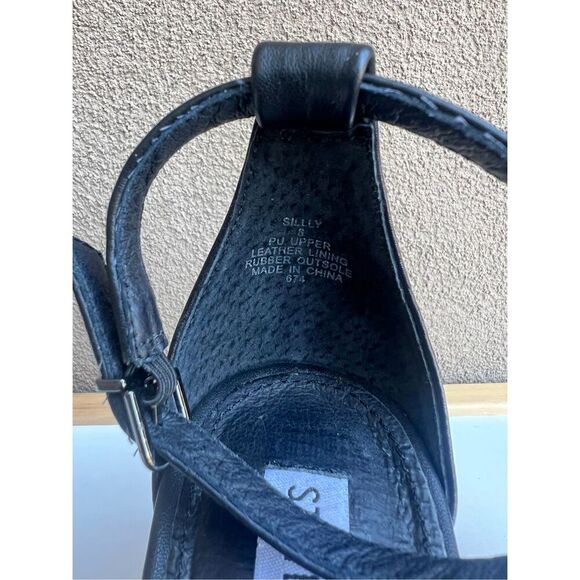 Steve Madden Ankle Strap Open Toed Black Leather Heels Size 8 Sexy Pumps - Picture 2 of 6